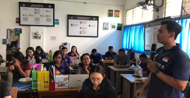 Kombel BERSERI Trikura Canva AI