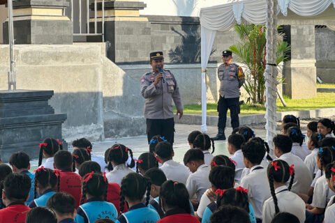 085-123-567-567 smpnegeri3kutautara@gmail.com Jl. Intan Permai, Pengubengan Kangin SMP Negeri 3 Kuta Utara SMP NEGERI 3 KUTA UTARA Beranda Profil Skul.id Blog Hubungi Kami Home   Berita & Pengumuman   Berita  Membangun Generasi Disiplin dan Berkarakter, SMPN 3 Kuta Utara Gelar Sosialisasi Anti Bullying dan Tertib Berlalu Lintas Berita & Pengumuman Membangun Generasi Disiplin dan Berkarakter, SMPN 3 Kuta Utara Gelar Sosialisasi Anti Bullying dan Tertib Berlalu Lintas kunjungan polsek Berita Membangun Generasi Disiplin dan Berkarakter, SMPN 3 Kuta Utara Gelar Sosialisasi Anti Bullying dan Tertib Berlalu Lintas