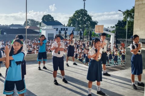 Pagi Ceria, Semangat Membara: Senam Sehat Rutin SMP Negeri 3 Kuta Utara