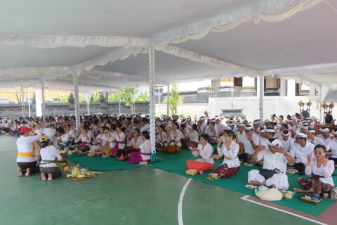 Harmoni Bhakti dan Ilmu Warnai Perayaan Saraswati di SMP Negeri 3 Kuta Utara