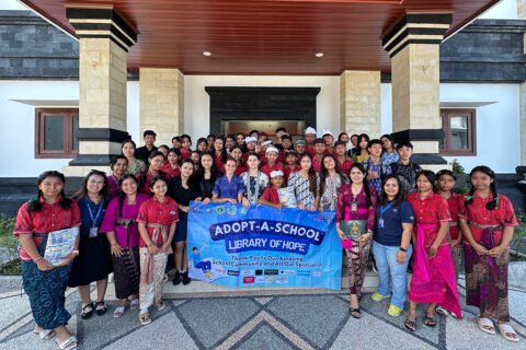 SMP Negeri 3 Kuta Utara Terima Kunjungan SMP Lentera Kasih Bali Melalui Program Adopt a School – Libraries of Hope